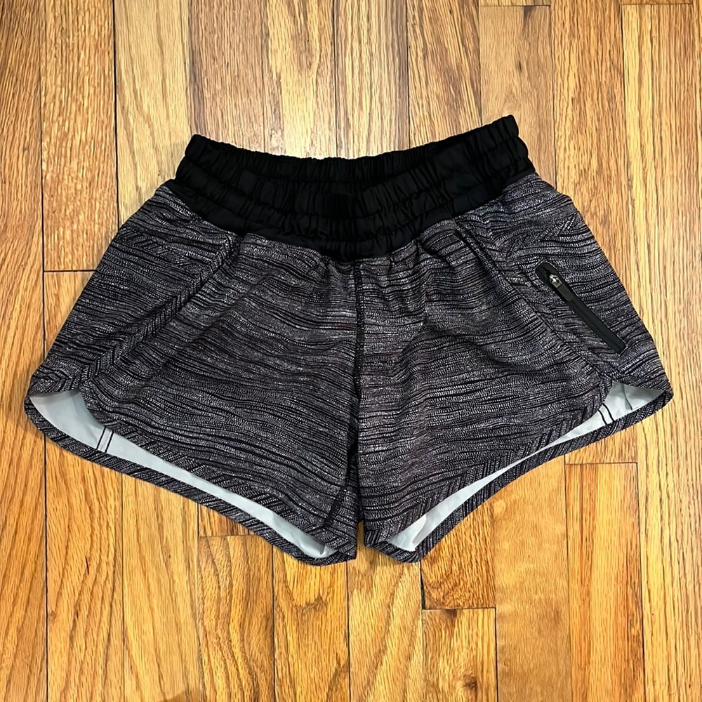Black and white lululemon shorts